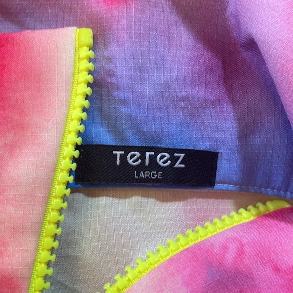 Terez Women's Tie-Dye Print Paneled Full Zip Windbreaker Jacket - Picture 3 of 10